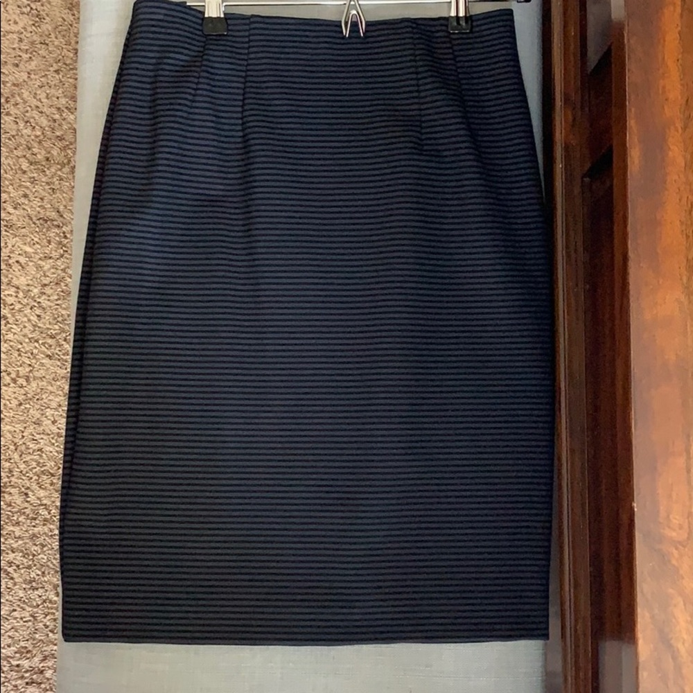 Charcoal and black skirt, NWOT, rayon, spandex, 6